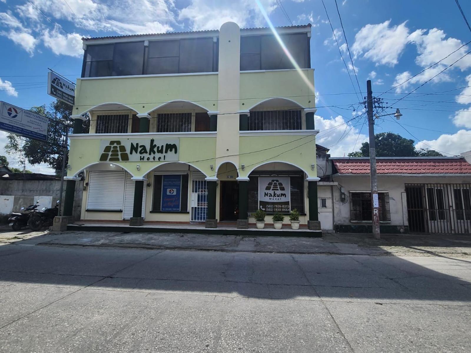 Nakum Hotel Flores Exterior photo