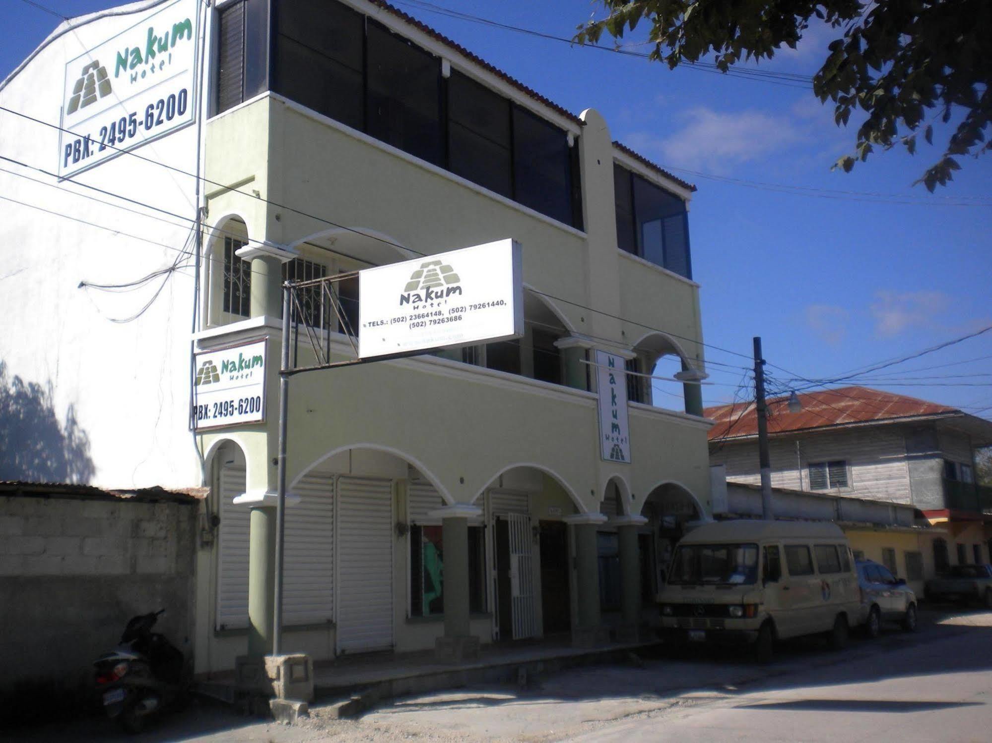 Nakum Hotel Flores Exterior photo